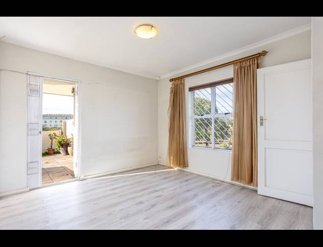 3 BEDROOM FREESTANDING RENTED IN MUIZENBERG